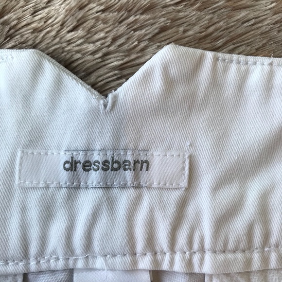 Dress Barn white sailor 3” inseam shorts Sz 4 buttons - Picture 5 of 7